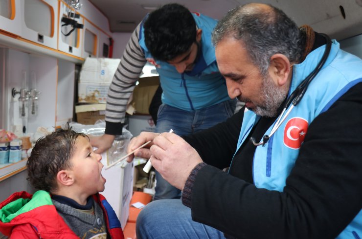 Türkiye Diyanet Vakfı Suriye'de 40 binden fazla yetimi muayene etti