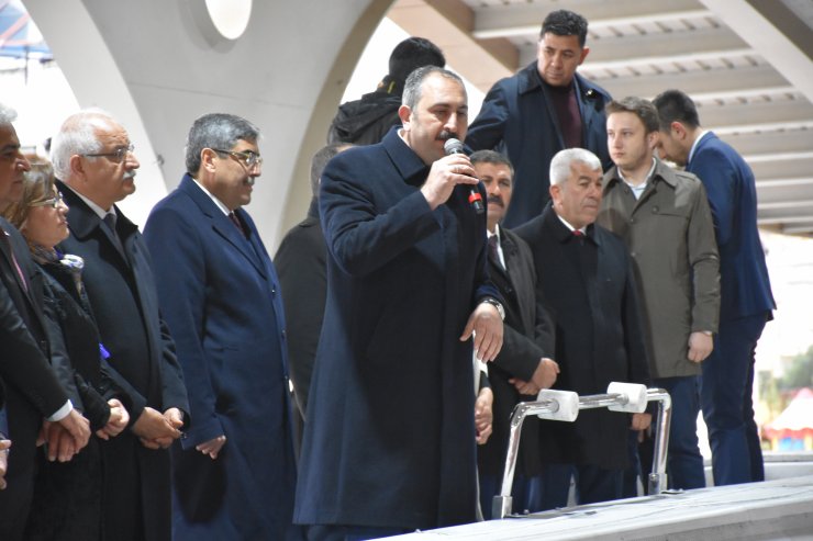 "Bu millet geleceğine, vatanına ve bayrağına sahip çıkacak"