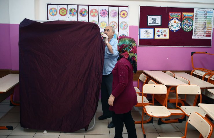 Adana'da örtülü kadına yönelik saldırı iddiası