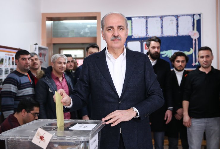 AK Parti Genel Başkanvekili Kurtulmuş, oyunu kullandı