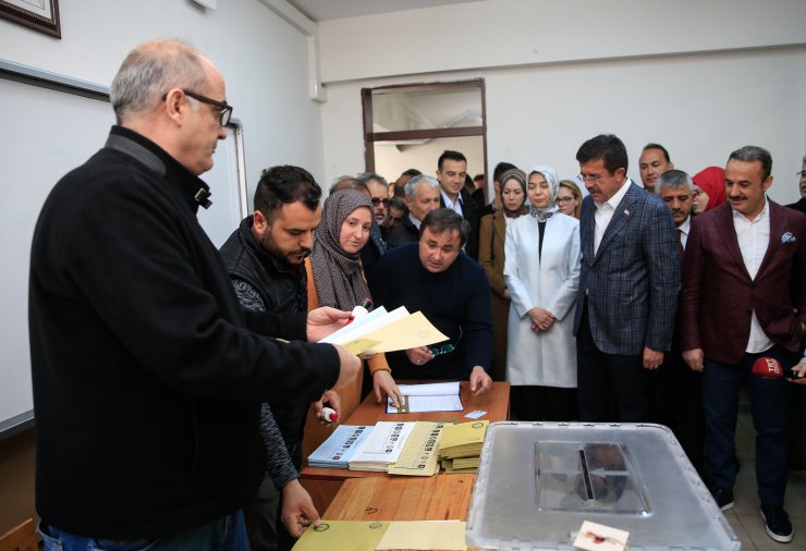 AK Parti'li Zeybekci oyunu kullandı