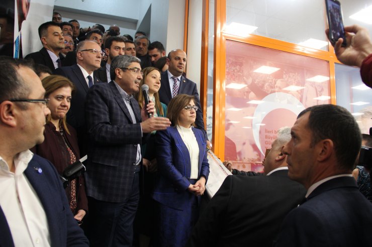 Gaziantep'te seçim kutlaması