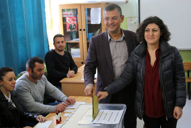 CHP'li Özgür Özel, oyunu kullandı