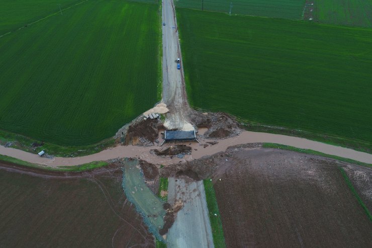 Gaziantep'te sele kapılan araçtaki 2 kişinin kaybolması