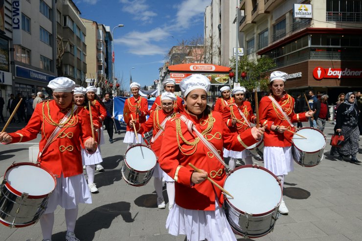 Balonlar "otizmde farkındalık" için havalandı