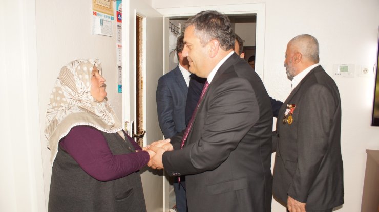 Çubuk Belediye Başkanı Demirbaş'tan şehit ailesine ziyaret