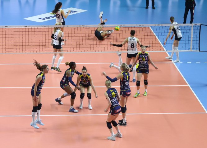 Voleybol: Kadınlar CEV Şampiyonlar Ligi