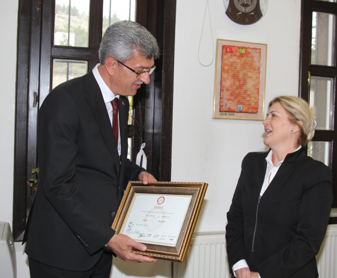 Beypazarı Belediye Başkanı Kaplan, mazbatasını aldı