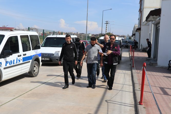 Şüphelileri film gibi operasyonla yakalayan polisler ödüllendirildi