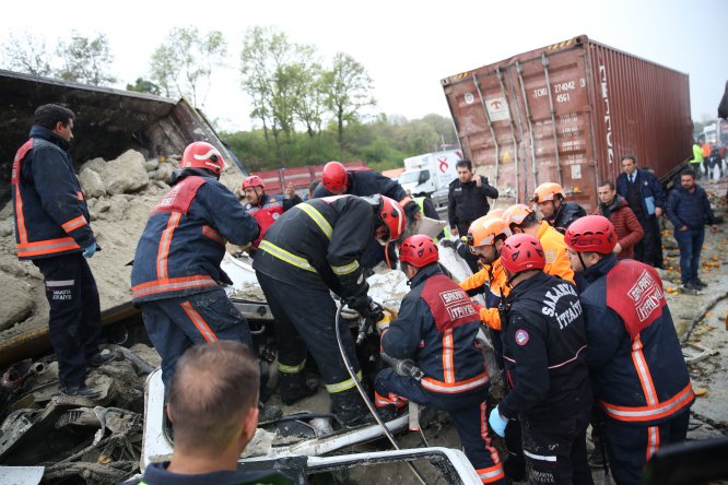 GÜNCELLEME 2- Anadolu Otoyolu'nda zincirleme trafik kazası
