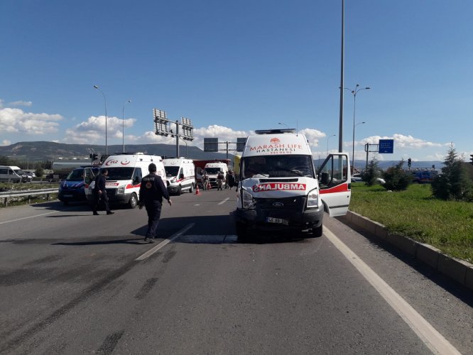 Kahramanmaraş'ta ambulans ile otomobil çarpıştı: 9 yaralı