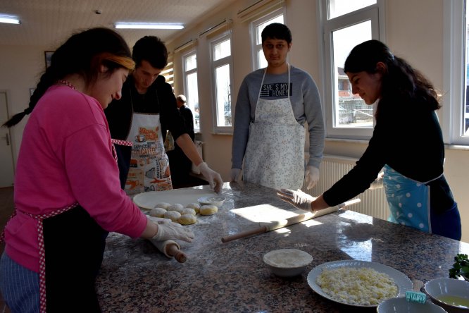 Özel gereksinimli öğrenciler meslek öğreniyor