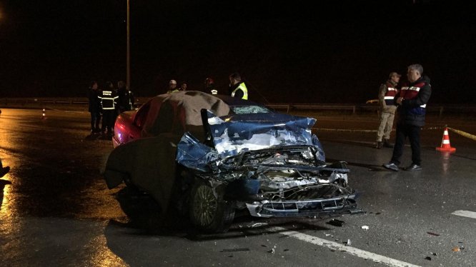 Samsun'da otomobil ile tır çarpıştı: 2 ölü, 1 yaralı