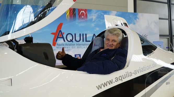 "Türk uçaklarıyla İstanbul Havalimanı'nın yeni pilotlarının eğitimi için hazırız"