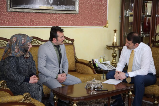 Vali Ayhan vatandaşların sorunlarını dinledi
