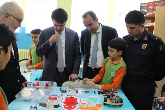 İncesu'da robotik kodlama atölyesi ve zeka oyunları sınıfı açıldı