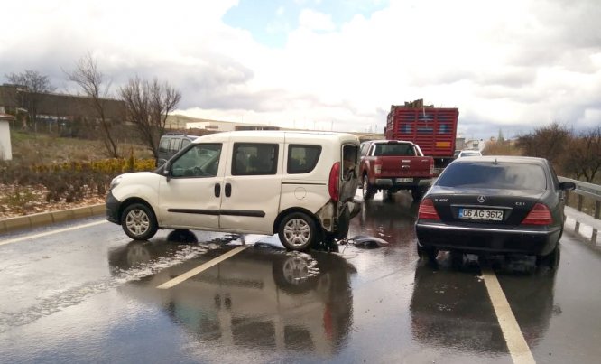 Kırşehir'de zincirleme trafik kazası: 4 yaralı
