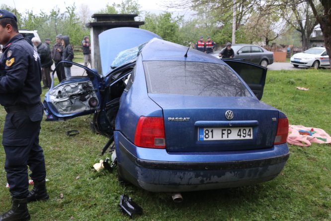 GÜNCELLEME - Düzce'de otomobil takla attı: 1 ölü, 2 yaralı