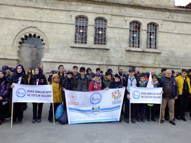 İzciler Çanakkale yolunda