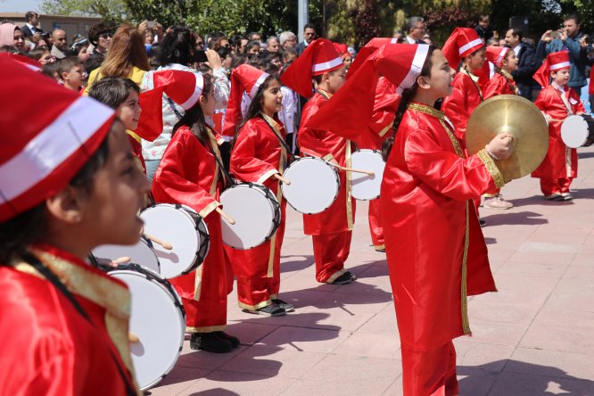 23 Nisan Ulusal Egemenlik ve Çocuk Bayramı kutlanıyor