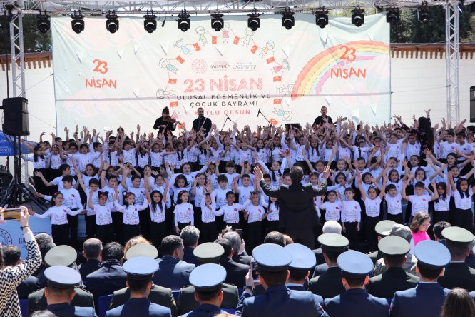 23 Nisan Ulusal Egemenlik ve Çocuk Bayramı kutlanıyor
