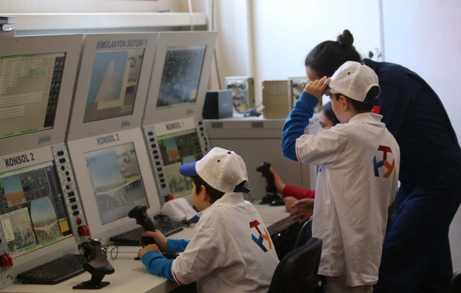 Çocuklar "SİHA pilotu" oldu