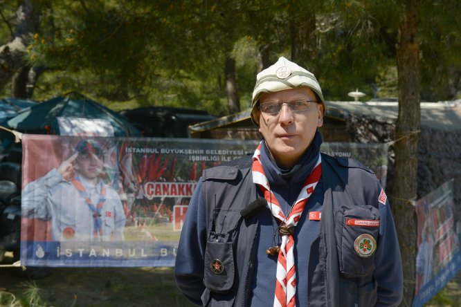 Gençler atalarını 