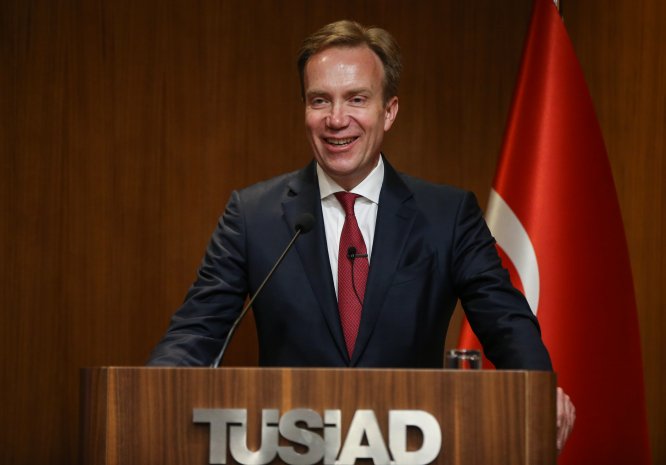 DÜZELTME: "4. Sanayi Devrimi'nde büyük fırsatlar var" başlıklı haberimizin içeriğinde, Dünya Ekonomik Forumu (WEF) Başkanı Borge Brende'nin soy ismi sehven "Berge" olarak yer almıştır. Haberimizi düzelterek yeniden yayımlıyo
