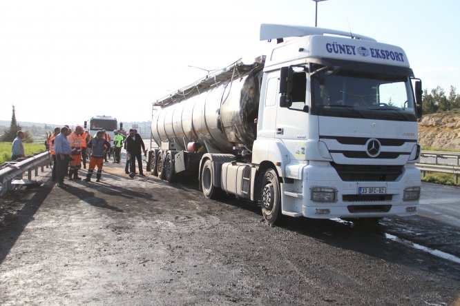 Gaziantep'te tanker tıra çarparak alev aldı: 1 ölü