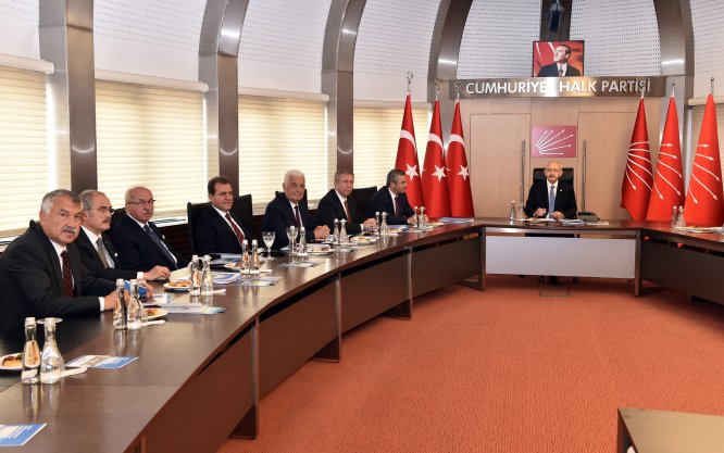 CHP'de büyükşehir belediye başkanları toplantısı