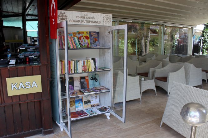 Edirne'de "sokak kütüphaneleri" kuruluyor