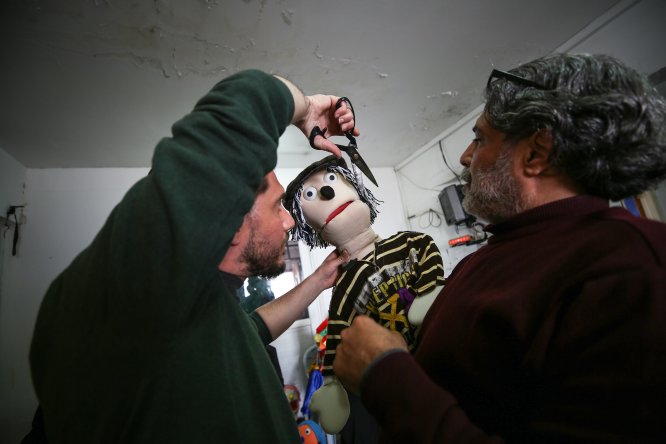 Gazzeli gençlerin eğlenceli uğraşı kuklacılık