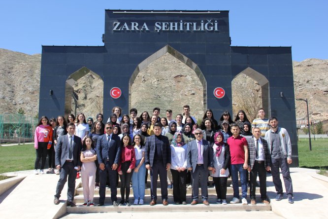 Zaralı öğrenciler Çanakkale'ye uğurlandı