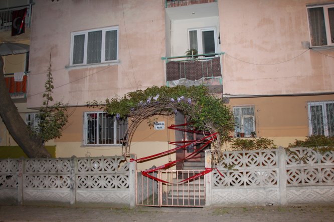 Avcılar'da çökme riski bulunan bina boşaltıldı