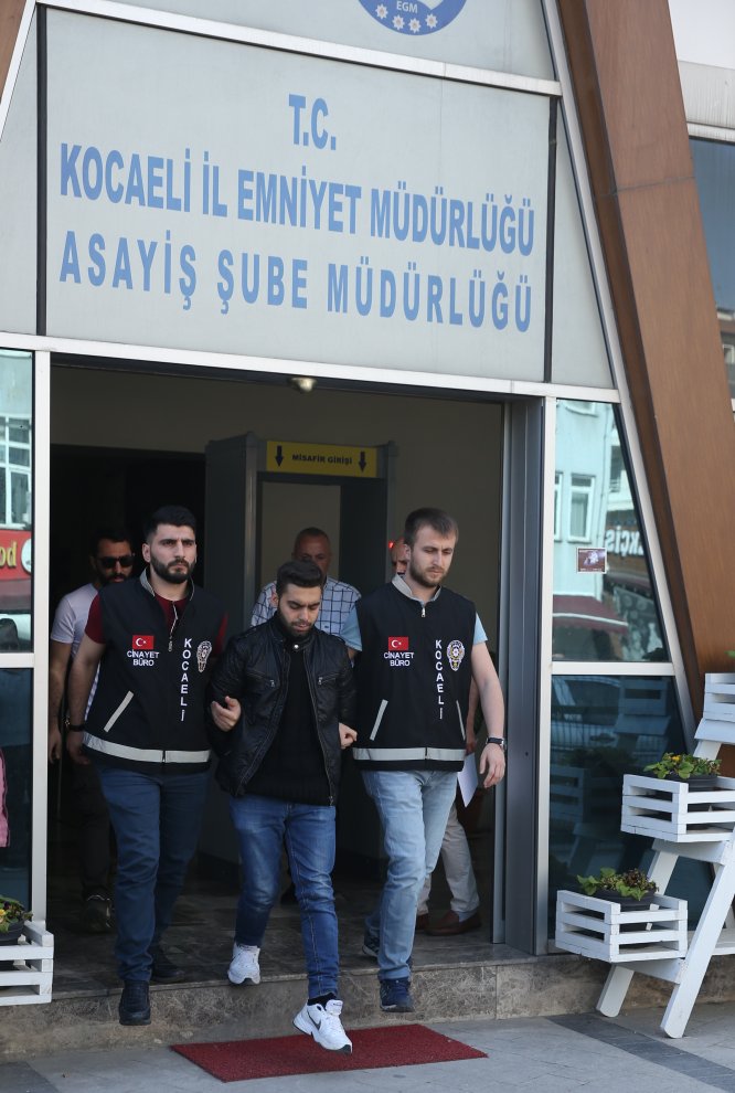GÜNCELLEME - Kocaeli'de karı koca evlerinde ölü bulundu