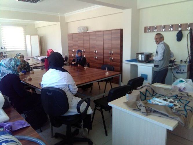 Ustalar kursiyerlerle buluşuyor