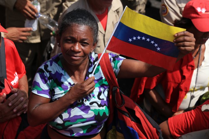 Venezuela'da hükümet destekçileri sokakta