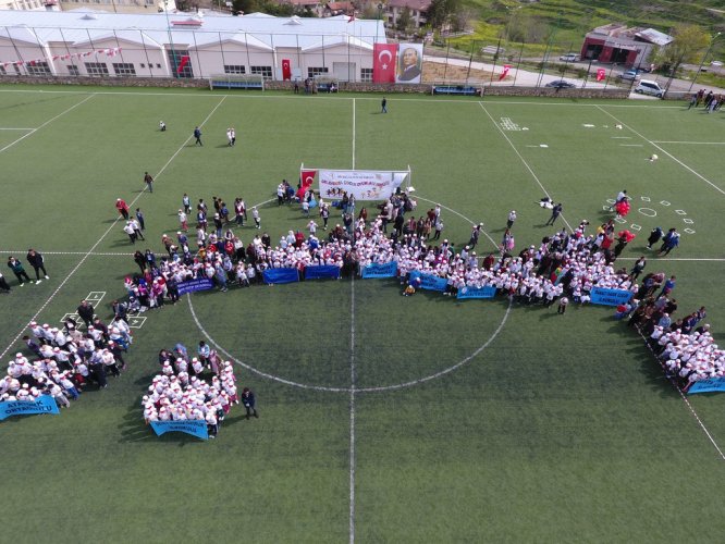 Divriği'de geleneksel çocuk oyunları şenliği düzenlendi