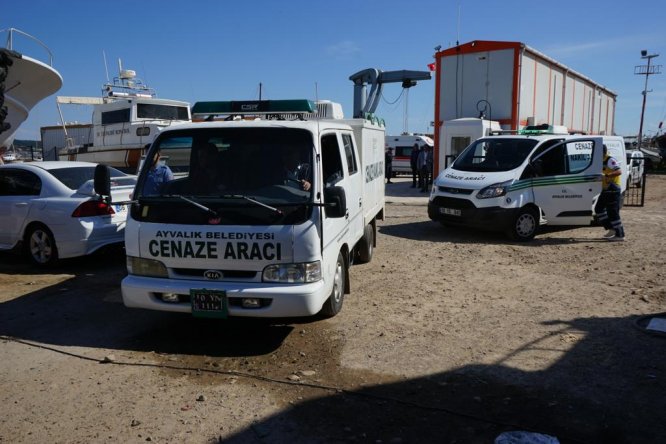 GÜNCELLEME 2 - Düzensiz göçmenleri taşıyan tekne battı: 9 ölü