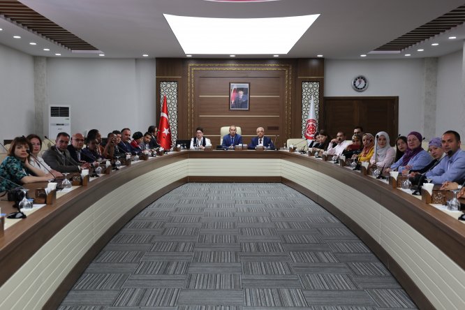 Yabancı akademisyenlerden Rektör Yıldız'a ziyaret