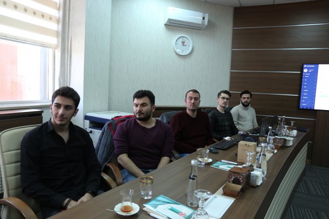 Yazılım geliştiren öğrencilerden Rektör Yıldız'a ziyaret