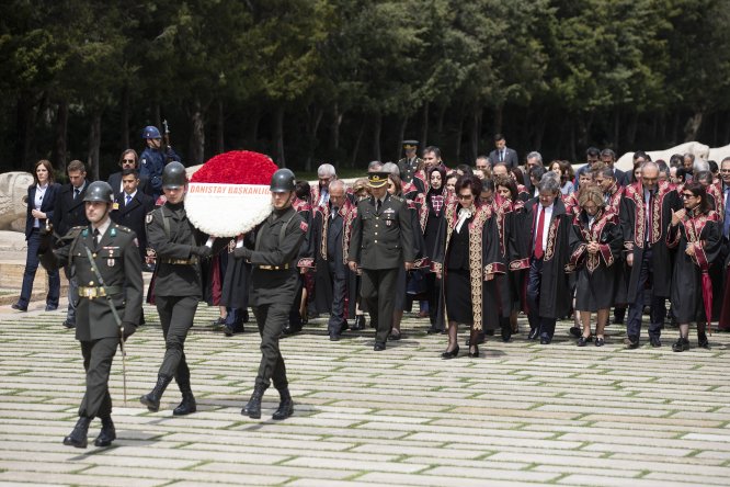 Danıştay Başkanı Güngör'den Anıtkabir'e ziyaret