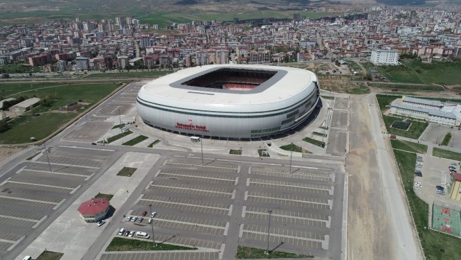 4 Eylül Stadyumu'nda asfaltlama çalışmaları başladı