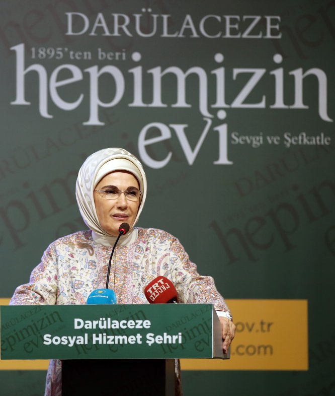 Emine Erdoğan, Darülaceze sakinleriyle iftarda buluştu