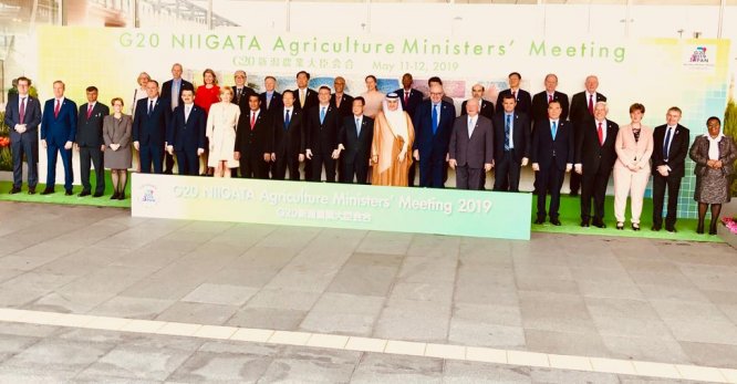 Bakan Pakdemirli'den Japonya'da "tarımda teknoloji kullanımı" mesajı