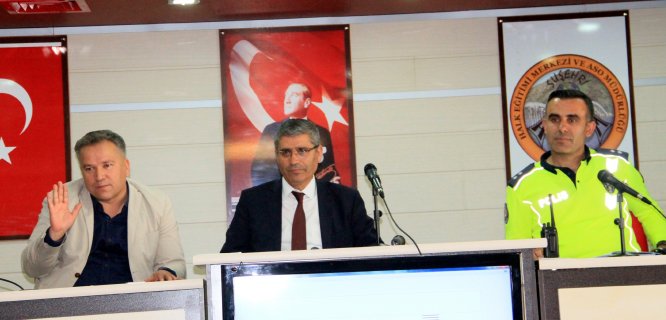 Suşehri'nde esnaflara bilgilendirme toplantısı