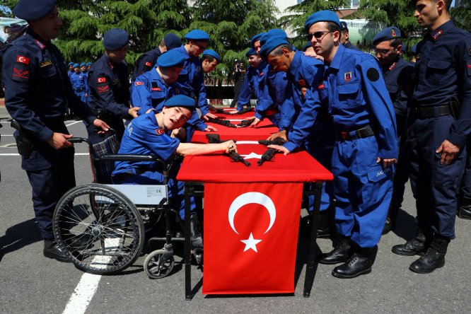 Tekirdağ'da engelli gençlerin "askerlik" sevinci