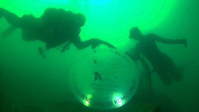 100. yıl anısına saygı dalışı