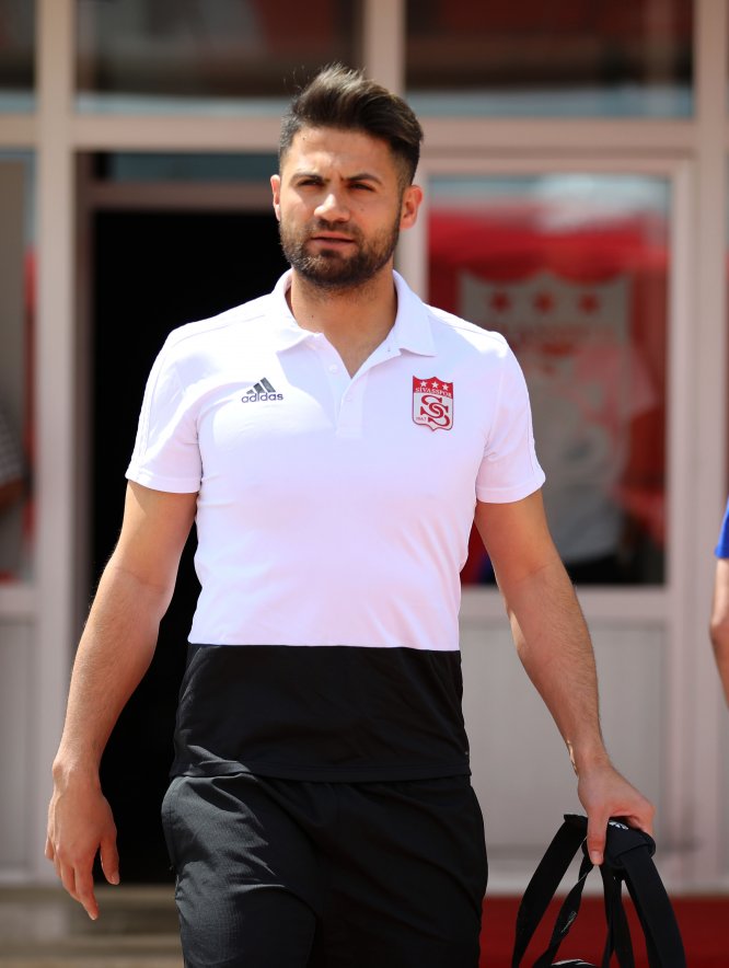 Sivasspor kafilesi Ankara'ya gitti