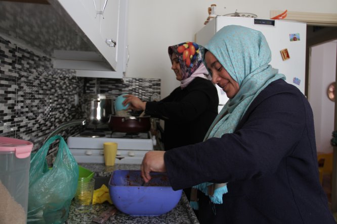 HUZUR VE BEREKET AYI RAMAZAN - Yetimlerle gönüllüleri iftar sofralarında buluşturuyorlar